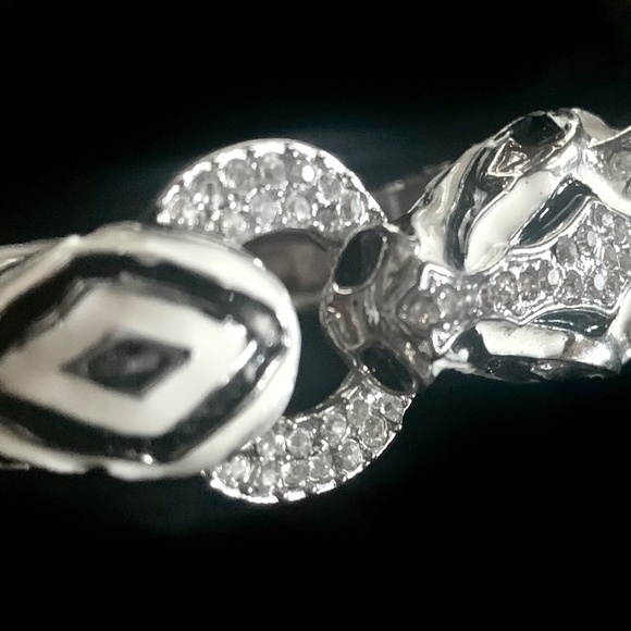 Zebra Rhinestone & Crystal Bracelet NWOT - Picture 2 of 2